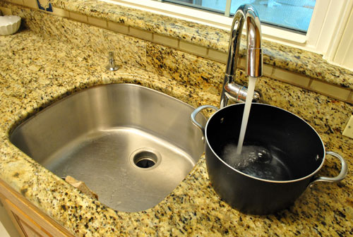 1650166095564344.jpg Sink-Filling-Pot.jpg